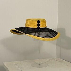 Iconic Vintage Wide-brimmed Hat